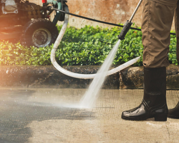 Step-by-Step Guide to Pressure Washing Your Driveway.