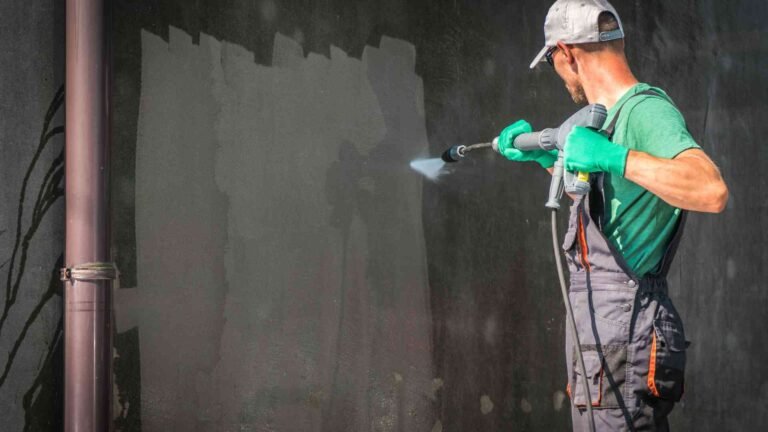 How to Clean Facades and Exterior Walls with Pressure Washing